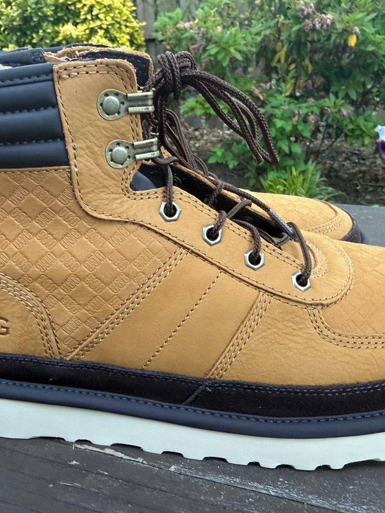 Ugg Men's Tan And Black Chukka Boots